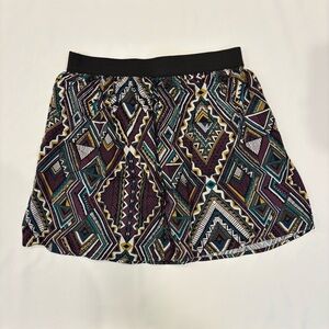 NWOT Forever 21 aztec pattern miniskirt w/ elastic waistband (size S)